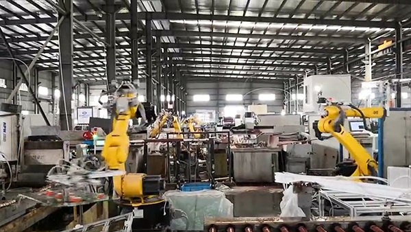 工業(yè)機(jī)器人玻璃搬運作業(yè)