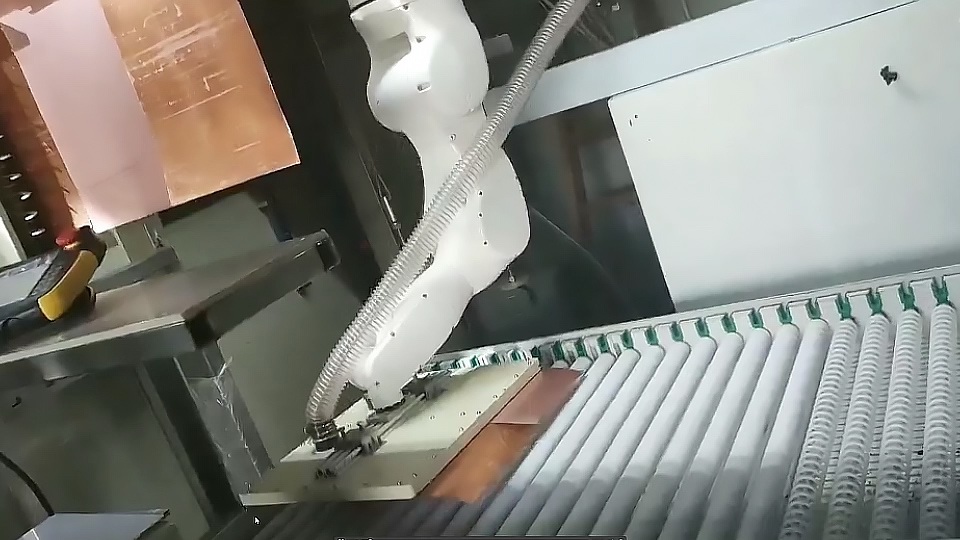 AIR10-1210傳送帶動態(tài)跟蹤搬運物料